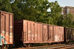 454100